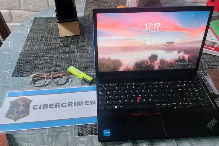 Un pedófilo condenado se hizo pasar por un adolescente para chatear con 37 niños por WhatsApp