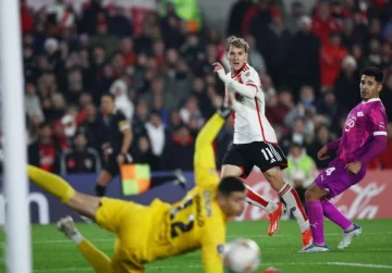 River jugará ante Libertad y Racing enfrentará a Peñarol en los Octavos de la Libertadores River jugará ante Libertad y Racing enfrentará a Peñarol en los Octavos de la Libertadores