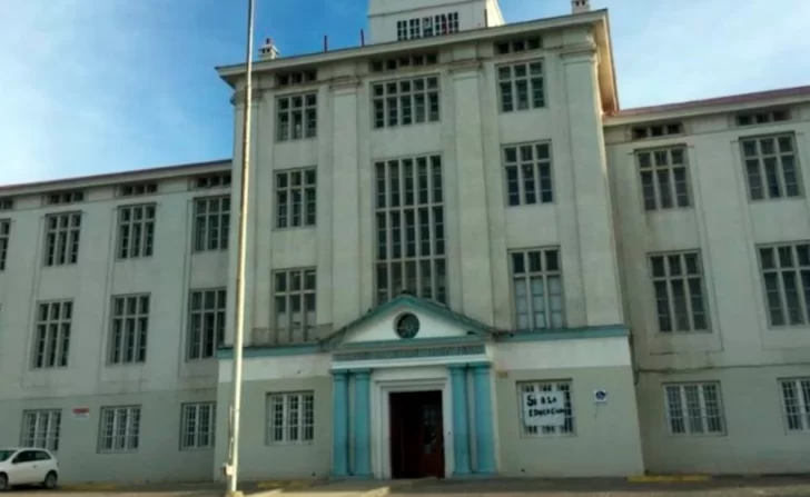 “Una bala para cada alumno”: conmoción en un colegio religioso de Comodoro Rivadavia por duras amenazas “Una bala para cada alumno”: conmoción en un colegio religioso de Comodoro Rivadavia por duras amenazas