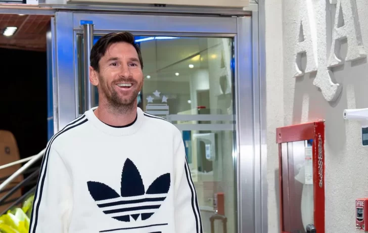 Messi llegó a la Argentina para sumarse a la Selección de cara a los partidos ante Chile y Colombia por las Eliminatorias Messi llegó a la Argentina para sumarse a la Selección de cara a los partidos ante Chile y Colombia por las Eliminatorias