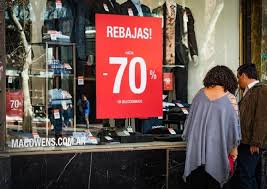 Feroz guerra contra la ropa importada: salen de remate en Argentina