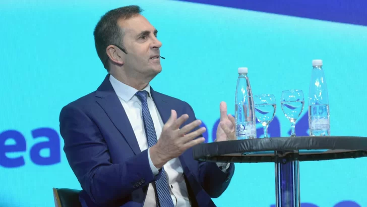 Crece la tensión salarial: qué sindicato firmó la paritaria modelo que pide el Gobierno y los que buscan zafar del tope oficial