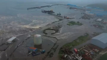 Alerta de tsunami en el Pacífico tras un sismo de 8,8 en Rusia: evacúan zonas de EEUU, Chile, Perú y Ecuador