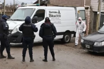 Un policía mató a su esposa de 22 años con el arma reglamentaria Un policía mató a su esposa de 22 años con el arma reglamentaria