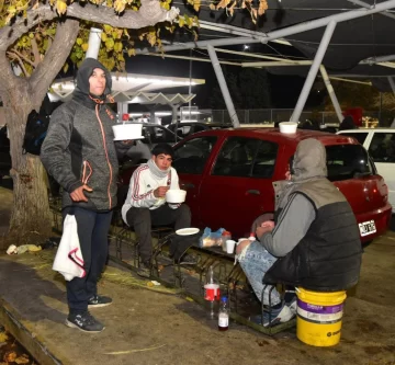 DCC020725-003F07-728x672