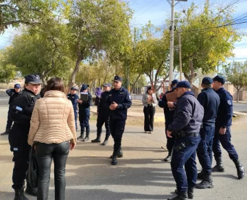 DCC020725-007F07-728x588