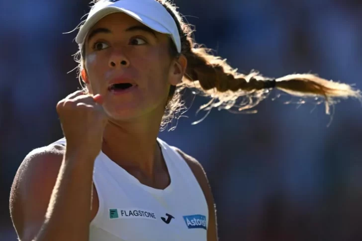 Solana Sierra se afirma en el césped de Wimbledon