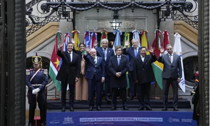 DCC040725-005F03-728x437