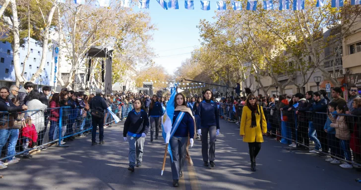 Por el frío, el Gobierno suspendió el desfile del Día de la Independencia