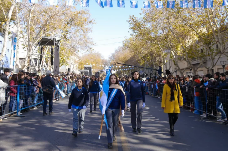 Por el frío, el Gobierno suspendió el desfile del Día de la Independencia