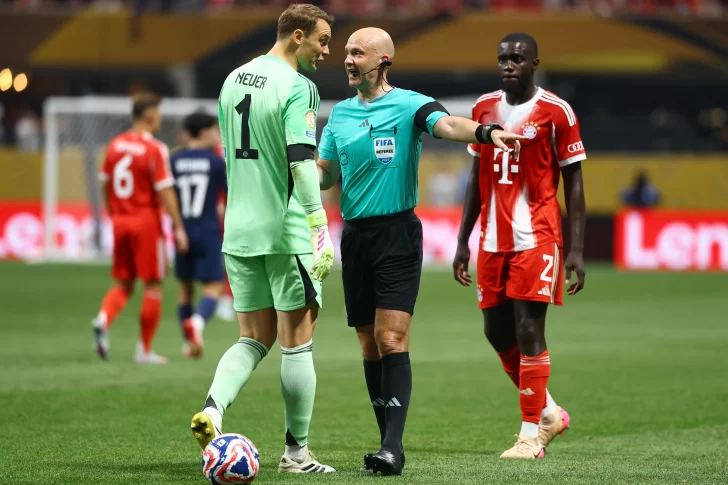 Neuer le pegó feo a su colega Donnarumma