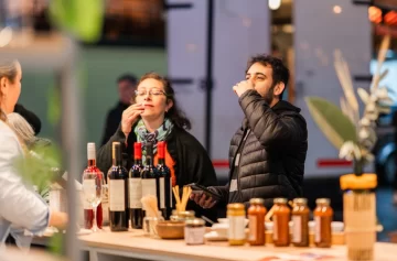 DCC110725-002F08-728x479