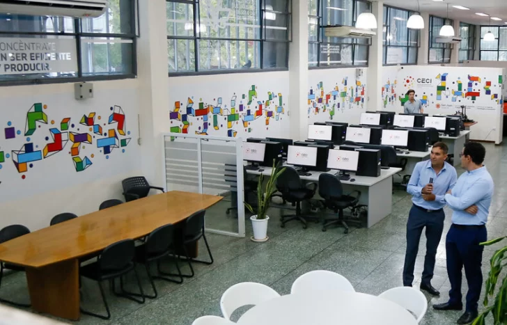 DCC170725-003F02-728x467