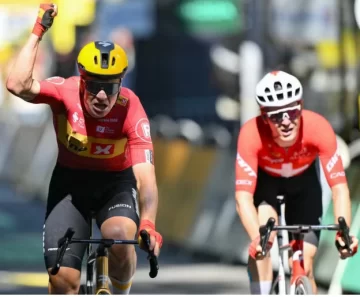 Healy se mantuvo en una etapa donde rodó Pogacar