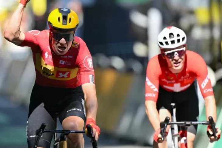 Healy se mantuvo en una etapa donde rodó Pogacar