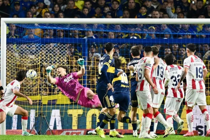 Unión opacó el debut de Paredes