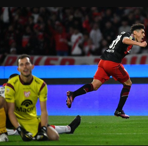 River goleó y gustó en Córdoba