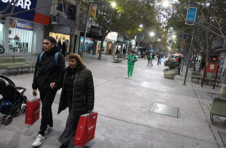 DCC270725-003F02-728x478