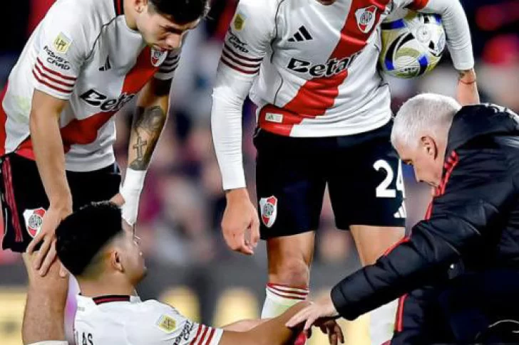 Maxi Salas se perdería la ida en Libertadores