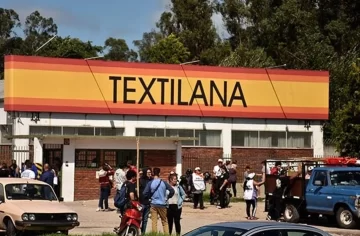 Icónica marca de swaeters, bajo riesgo por la importación de ropa