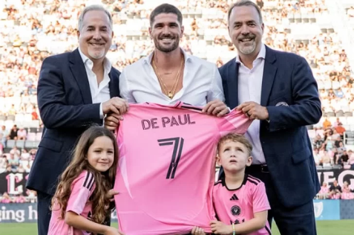 La presentación de Rodrigo De Paul en Inter Miami: su frase a los hinchas y la pancarta que le dedicaron