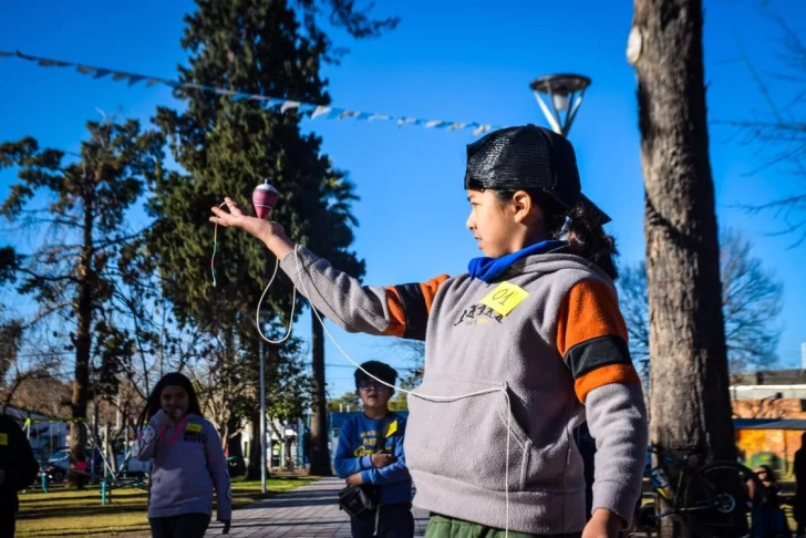 Torneo de trompos en Valle Fértil Torneo de trompos en Valle Fértil
