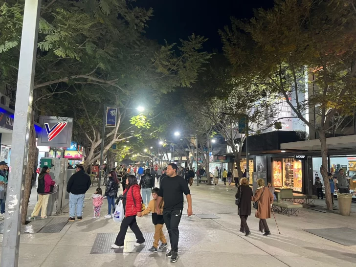 Mucho movimiento en el centro en la previa del Día del Amigo y en el cierre del receso invernal Mucho movimiento en el centro en la previa del Día del Amigo y en el cierre del receso invernal