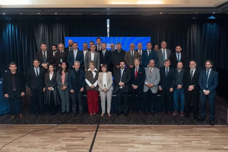 Ministros de Seguridad del país participaron de un emotivo acto por el atentado a AMIA: participó el sanjuanino Enrique Delgado