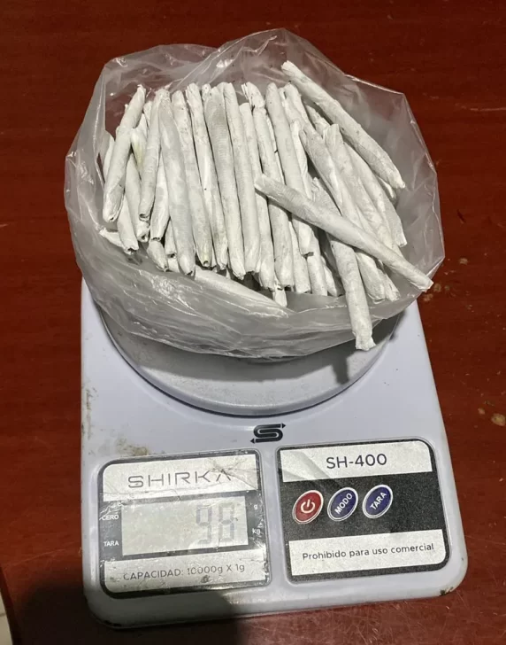 balanza-cigarrillo-marihuana-572x728 balanza-cigarrillo-marihuana-572x728