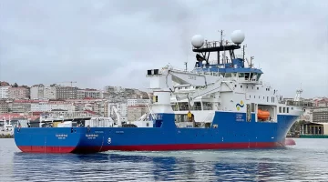 buque-Falkor-del-Schmidt-Ocean-Institute