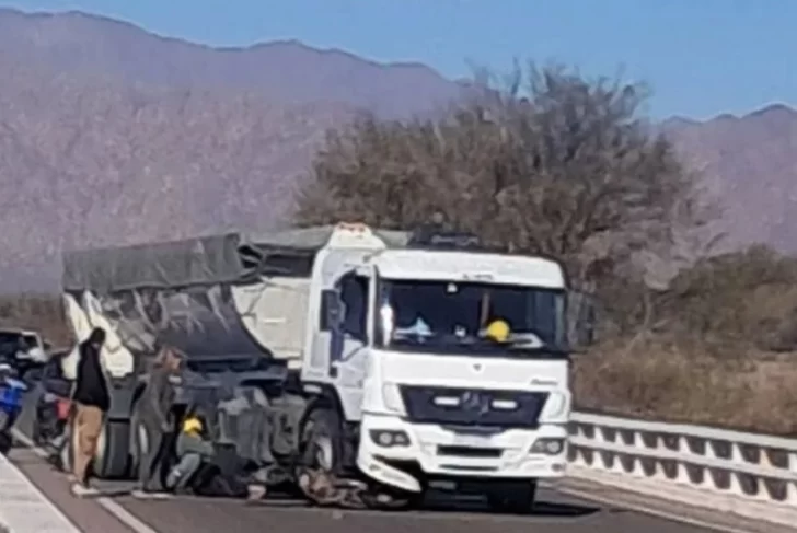 Una adolescente murió arrollada por un camión Una adolescente murió arrollada por un camión