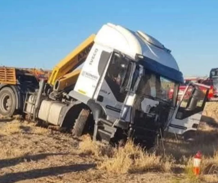 camion-iveco-choque-ruta-38-1-728x611
