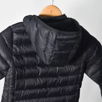 Paso a paso cómo arreglar una campera puffer quemada o rajada