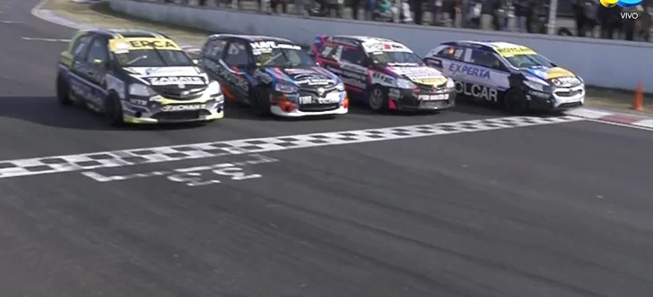 Canapino ganó una final histórica con cuatro autos cruzando la meta a la par Canapino ganó una final histórica con cuatro autos cruzando la meta a la par