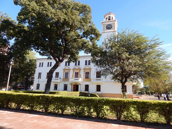 El gobernador de Santiago del Estero pagará un bono de más de $3 millones a los estatales El gobernador de Santiago del Estero pagará un bono de más de $3 millones a los estatales