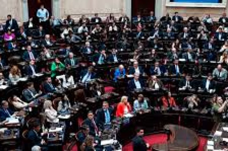 Embestida opositora en Diputados por las universidades y DNU