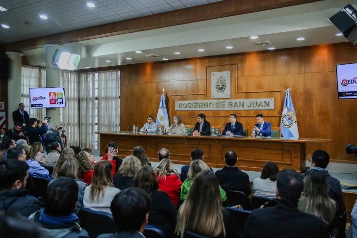 San Juan, primera provincia con una plataforma online para que padres de escuelas públicas vean las notas y docentes accedan a trámites clave