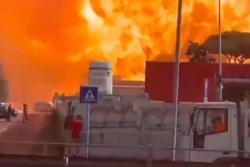 Roma: explotó una gasolinera y hay al menos 40 personas heridas Roma: explotó una gasolinera y hay al menos 40 personas heridas