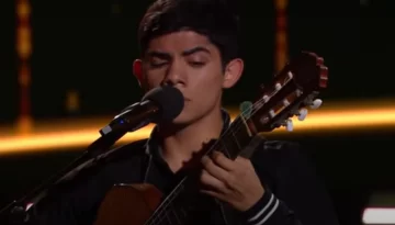 El sanjuanino Jaime Muñoz ganó su primera batalla y sigue en competencia en La Voz Argentina