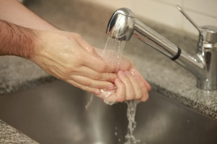 lavar_manos_cocina_segura-728x485
