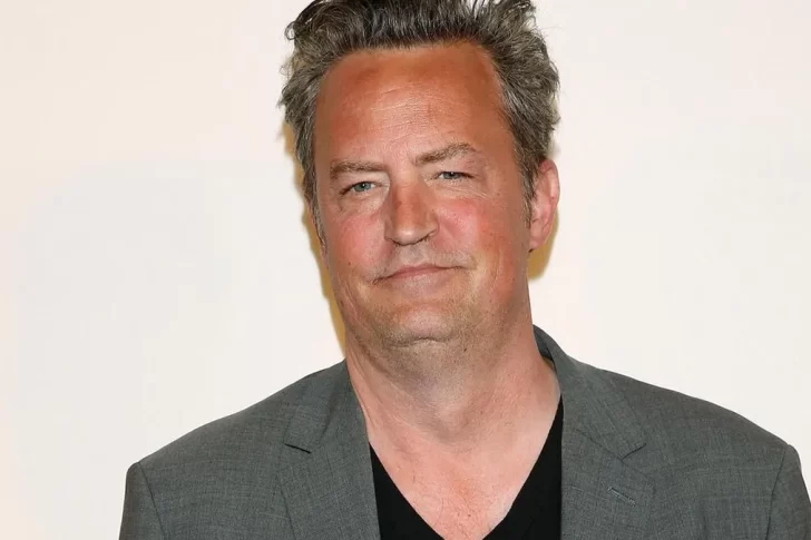 El médico de Mattew Perry se declaró culpable de distribuir ketamina: podría ir 40 años preso