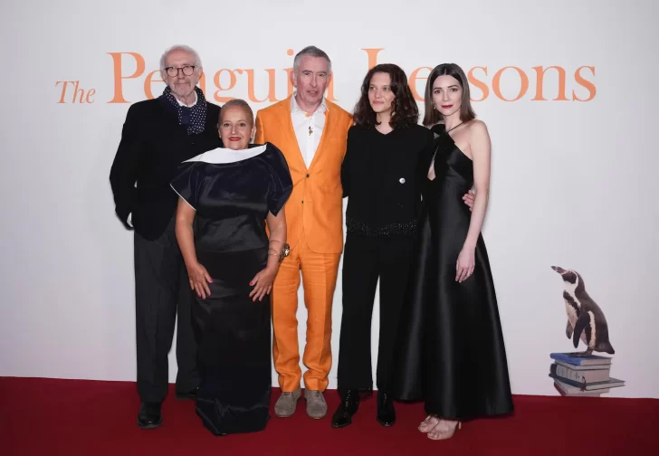 mica-y-elenco-728x504