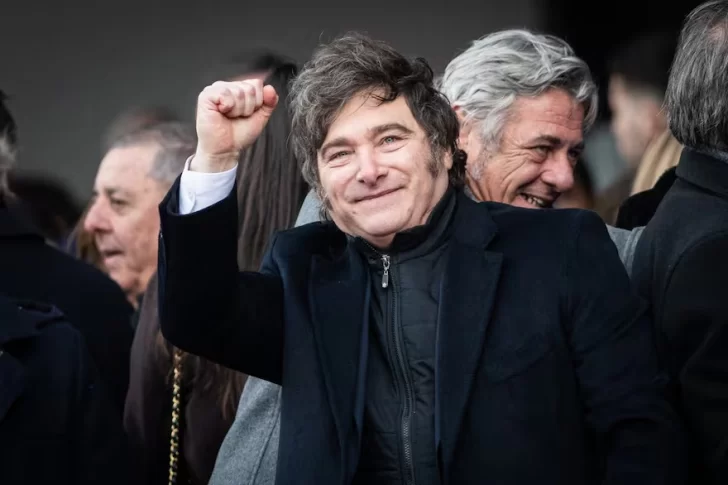 Milei anunció una rebaja de retenciones a carne y granos y fue ovacionado en La Rural