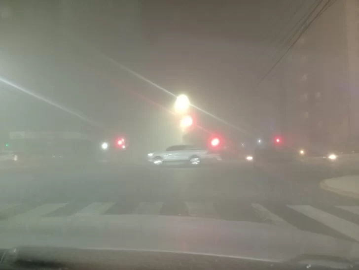 Una vez más, San Juan amaneció cubierto de una espesa neblina: por qué se da este fenómeno meteorológico Una vez más, San Juan amaneció cubierto de una espesa neblina: por qué se da este fenómeno meteorológico