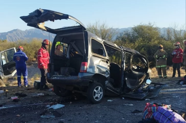 Choque frontal en la Ruta 38: murieron tres adultos y dos nenas están en estado crítico