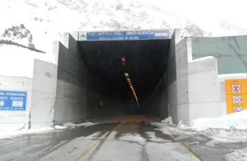 Mendoza acordó con el Gobierno nacional obras en el paso Cristo Redentor Mendoza acordó con el Gobierno nacional obras en el paso Cristo Redentor