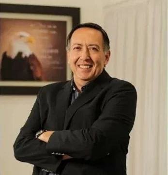 El “milagro” del pastor que multiplicó pesos en dólares sigue bajo la lupa judicial El “milagro” del pastor que multiplicó pesos en dólares sigue bajo la lupa judicial