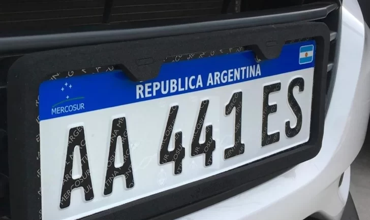 Faltan patentes en todo el país y desde la oposición exigen respuestas: “Es inadmisible” Faltan patentes en todo el país y desde la oposición exigen respuestas: “Es inadmisible”