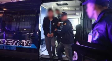 Extraditaron a tres narcos mexicanos, condenados a 15 años por comercializar casi 2.000 kilos de cocaína Extraditaron a tres narcos mexicanos, condenados a 15 años por comercializar casi 2.000 kilos de cocaína