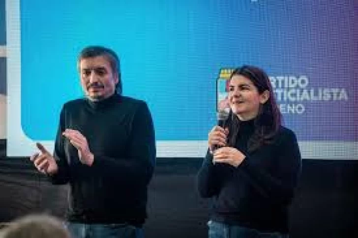 5 figuras con lapicera en la interna del PJ